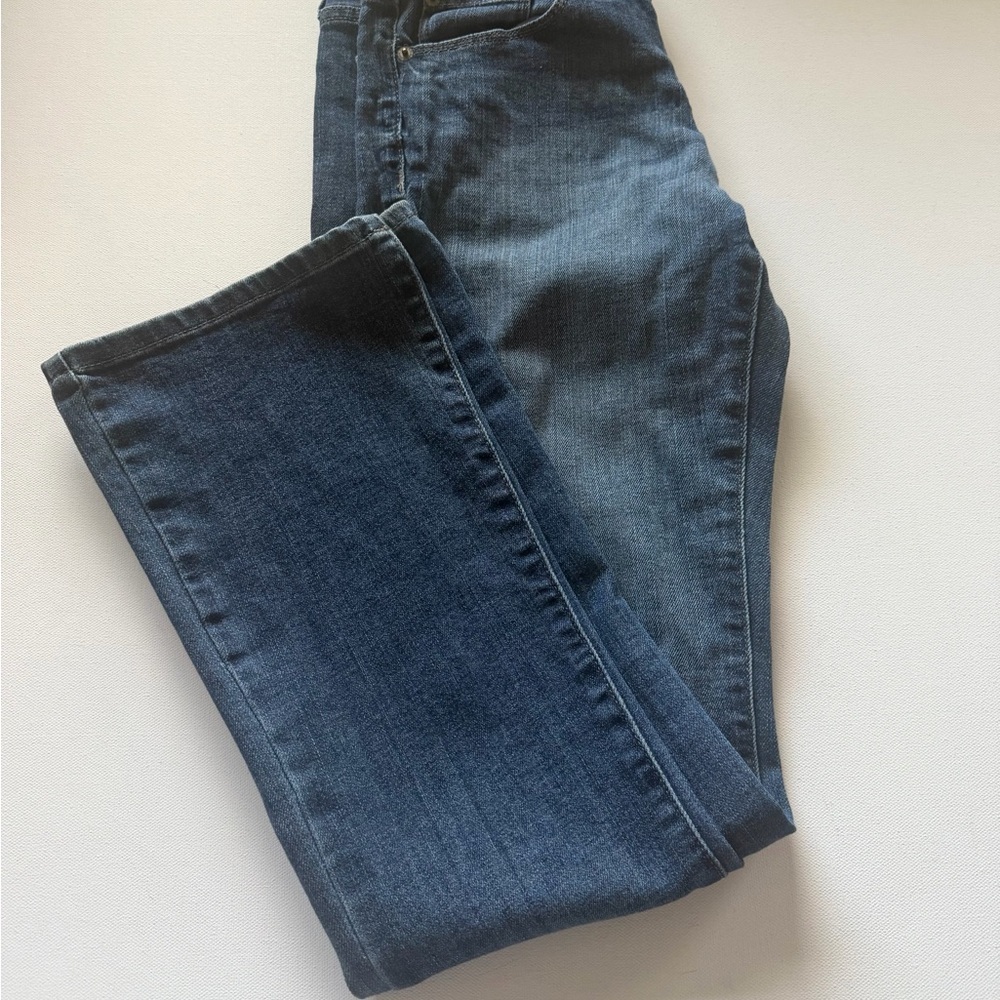 EUC Women's Banana Republic Slim Boot Cut Jean Short 26/2 (L) - Picture 8 of 8